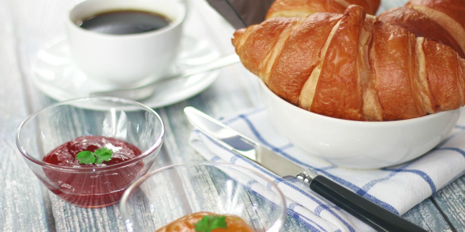 coffee-morning-breakfast-croissant